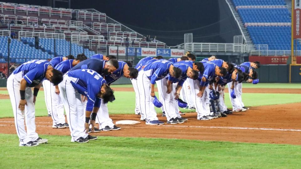 富邦悍將開季表現不佳。（圖／翻攝自Fubon Guardians 富邦悍將棒球隊臉書）