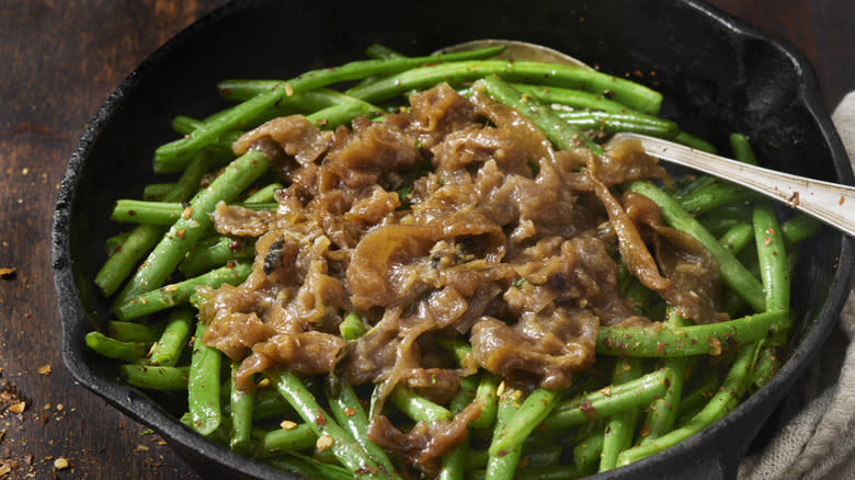 green beans with caramelized onions
