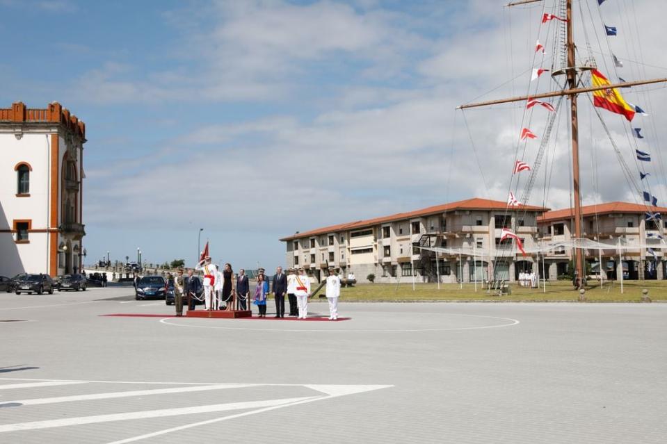 Los reyes Felipe y Letizia y la princesa Leonor en la Escuela Naval de Marin, julio de 2024