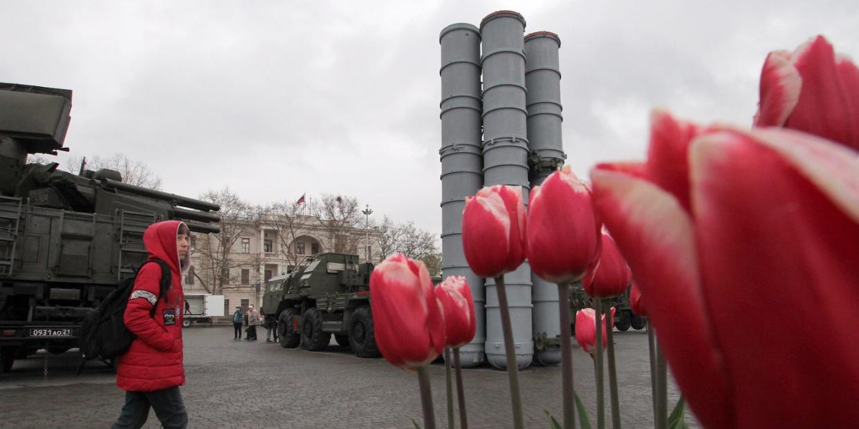 Russia Crimea Sevastopol S-400 S400 tulips