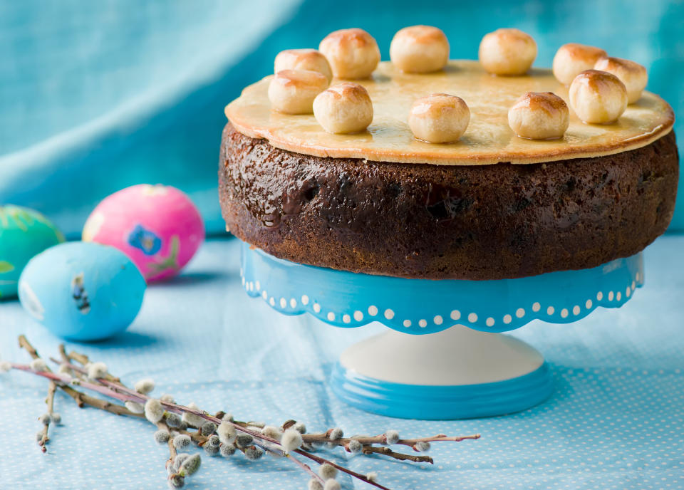 Der Simnel Cake wird mit elf Marzipankugeln verziert, die die zwölf Apostel, ohne den Verräter Judas, symbolisieren. (Symbolbild: Getty Images)