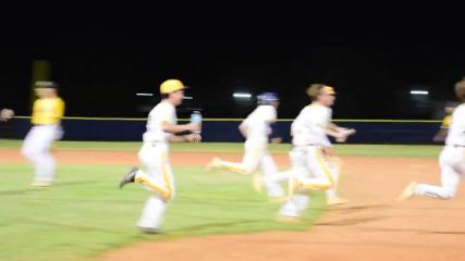 Game-winner: Bang-bang play at home-plate decides winner between Boca Raton and Suncoast