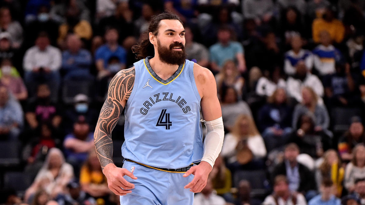 Steven Adams extended his contract with the Grizzlies
