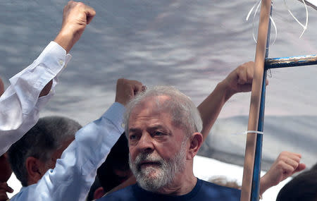 Former Brazilian President Luiz Inacio Lula da Silva attends a protest in front of the metallurgic trade union in Sao Bernardo do Campo, Brazil April 7, 2018. REUTERS/Leonardo Benassatto