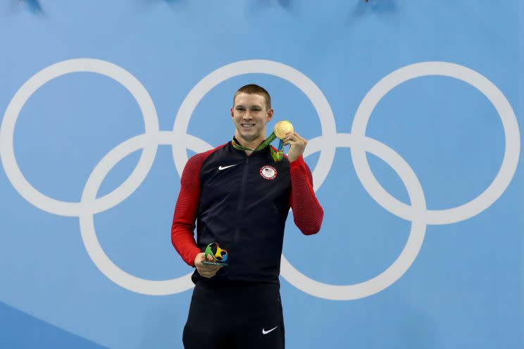 Ryan Murphy poses after winning gold in the 100-meter backstroke at the Olympics in Rio de Janeiro. (Getty)