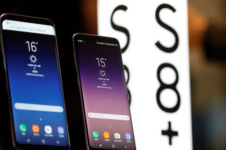 Samsung Electronic's Galaxy S8 and S8+ are displayed at its store in Seoul, South Korea, April 27, 2017. REUTERS/Kim Hong-Ji