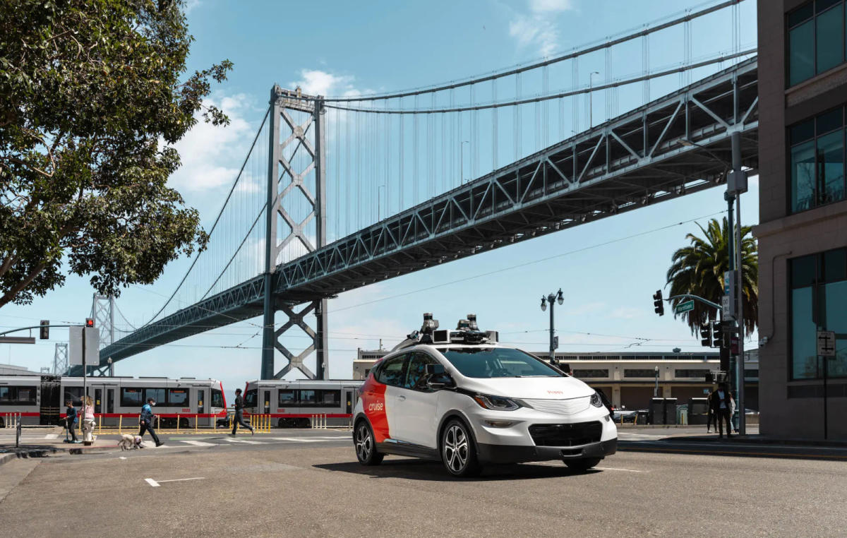 Cruise begins charging fares for its driverless taxi service in San Francisco - engadget.com