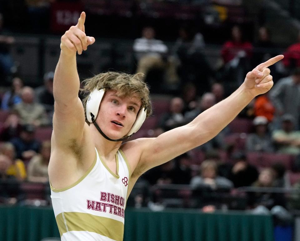 Watterson's Mitchell Younger repeated as the state champion at 144 pounds.