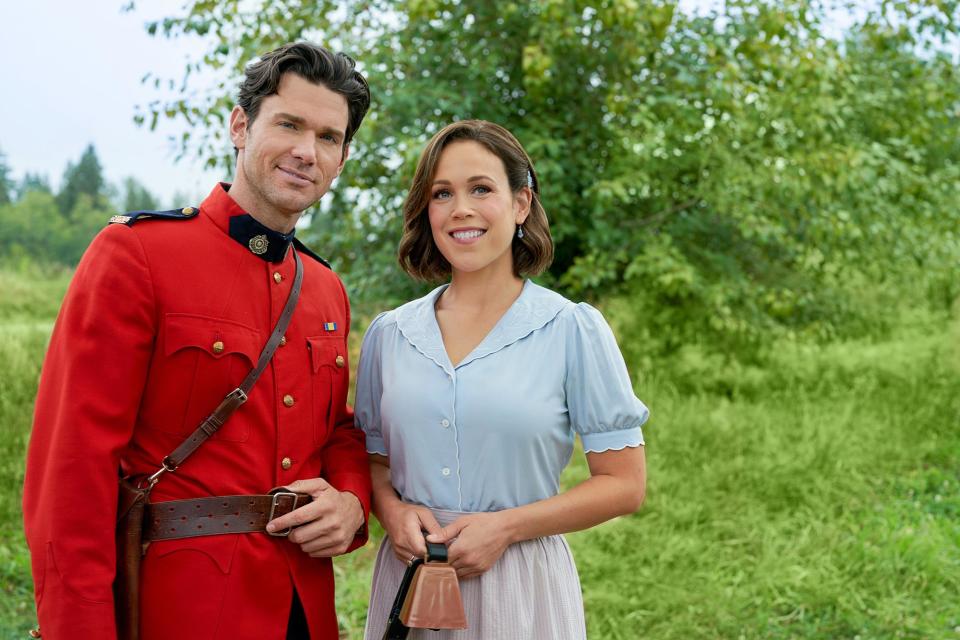 Hallmark s Erin Krakow Thinks Elizabeth and Nathan Are Endgame on When Calls the Heart 231