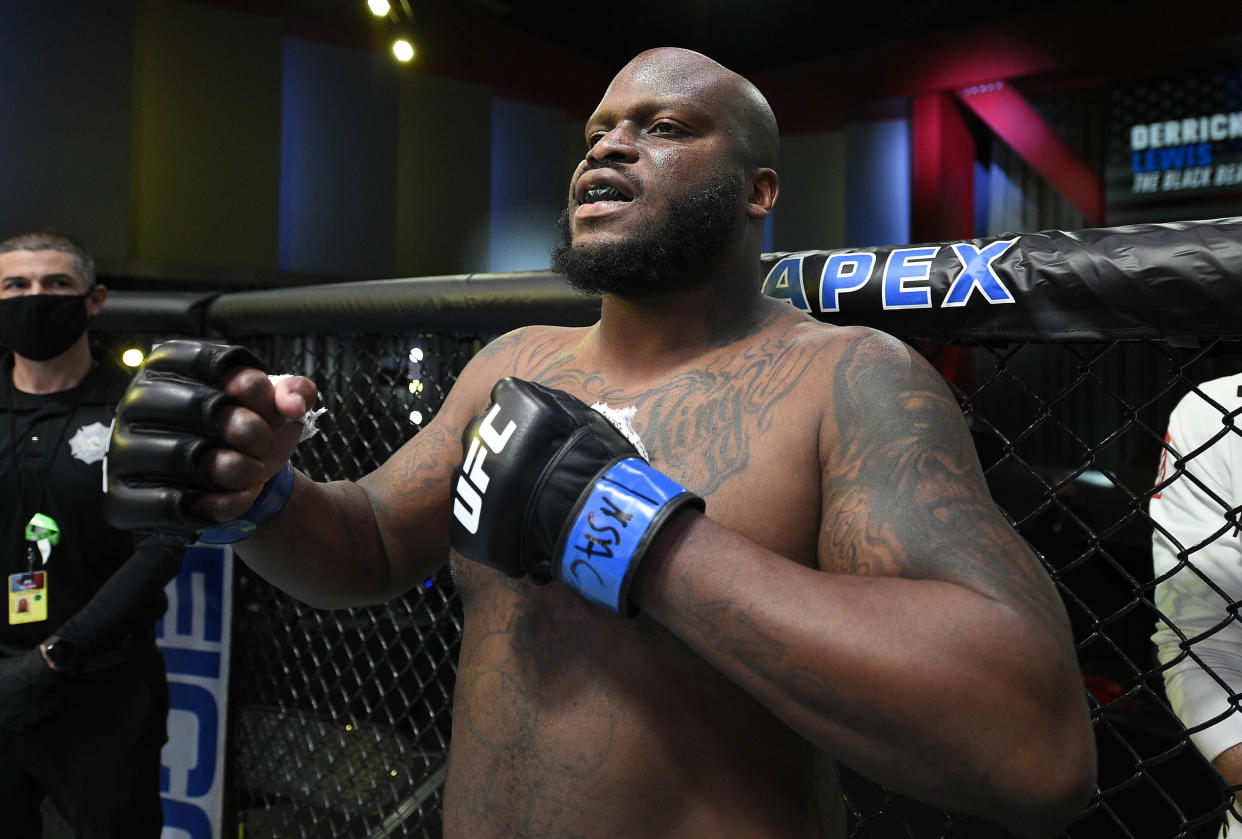 Derrick Lewis prepares to fight Curtis Blaydes