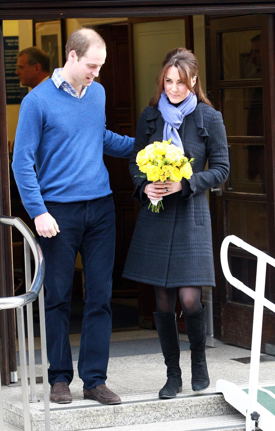 LONDON, ENGLAND - DECEMBER 06: The Duchess of Cambridge, Catherine Middleton and Prince William, Duke of Cambridge leave the King Edward VII hospital where she has been treated for hyperemesis gravidarum, extreme morning sickness at King Edward VII Hospital on December 6, 2012 in London, England. (Photo by Fred Duval/Getty Images)