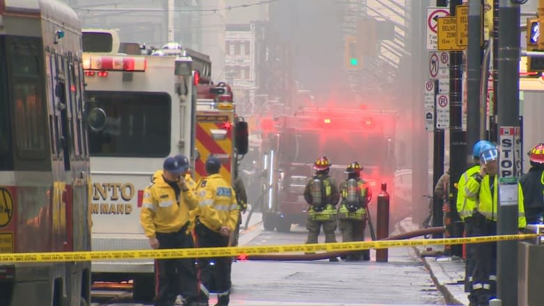 Explosion from hydro vault filled heart of Toronto's business district with smoke, shouts