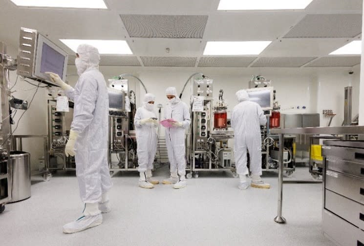 Clean Room, Pluri’s Manufacturing Facility