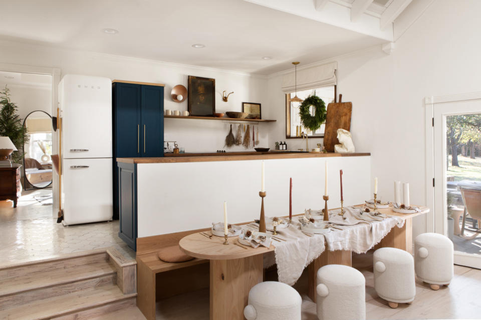 A tablescape with well-folded napkins