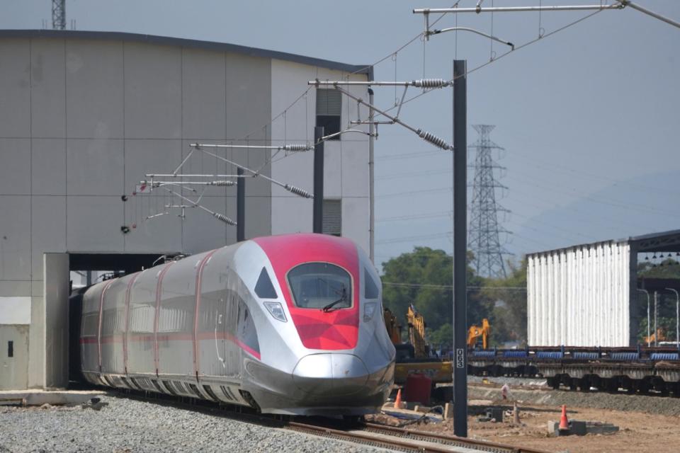 自印尼雅加達通往萬隆的高鐵，完工時程已延宕4年。彭博新聞