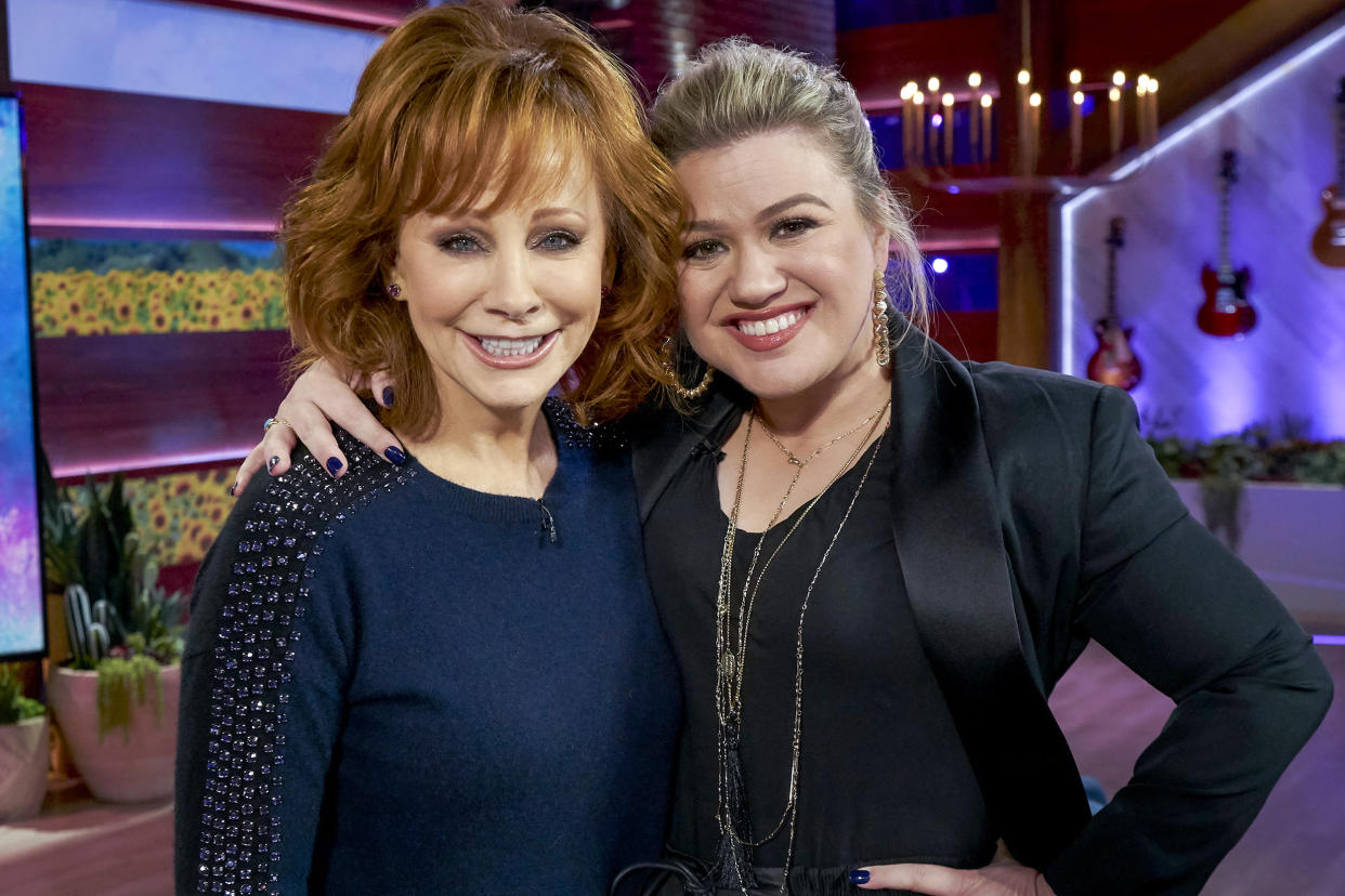 Reba McEntire, Kelly Clarkson on The Kelly Clarkson Show. (NBC)