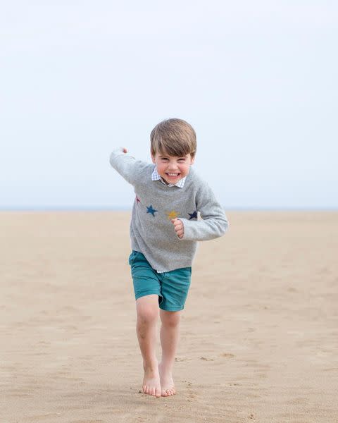 <p>To celebrate Kate Middleton and Prince William's youngest child Prince Louis turning four on April 23, the Duke and Duchess of Cambridge shared new photos of their son, taken by Kate. Louis appears in the photos barefoot on the beach and smiling at the camera. '4 years old tomorrow!; the Cambridges wrote in the caption of the photos' post on their Instagram account, crediting the Duchess for the photos.</p><p><a href="https://www.instagram.com/p/Ccqx4gON1PW/" rel="nofollow noopener" target="_blank" data-ylk="slk:See the original post on Instagram;elm:context_link;itc:0;sec:content-canvas" class="link ">See the original post on Instagram</a></p>