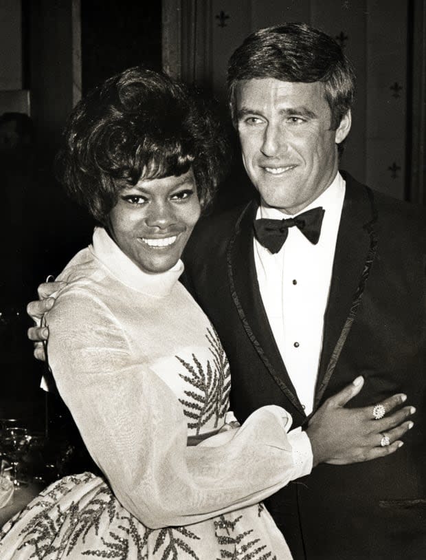 Dionne Warwick and Burt Bacharach during a performance on June 7, 1968, at Pierre Hotel in New York City<p><a href="https://www.gettyimages.com/detail/105753976" rel="nofollow noopener" target="_blank" data-ylk="slk:Ron Galella/Getty Images;elm:context_link;itc:0;sec:content-canvas" class="link ">Ron Galella/Getty Images</a></p>