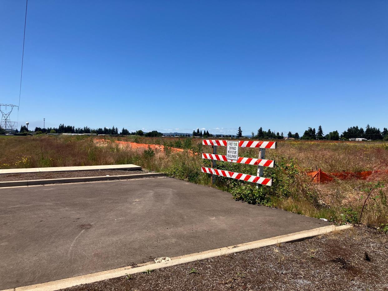 A 405-unit multi-family apartment complex is planned on Hazelgreen Road between Portland Road and Cordon Road in northeast Salem.