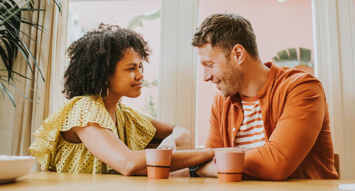 Couple having a good conversation. (Getty Images)