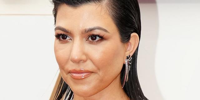 kourtney kardashian 2022 hairstyle