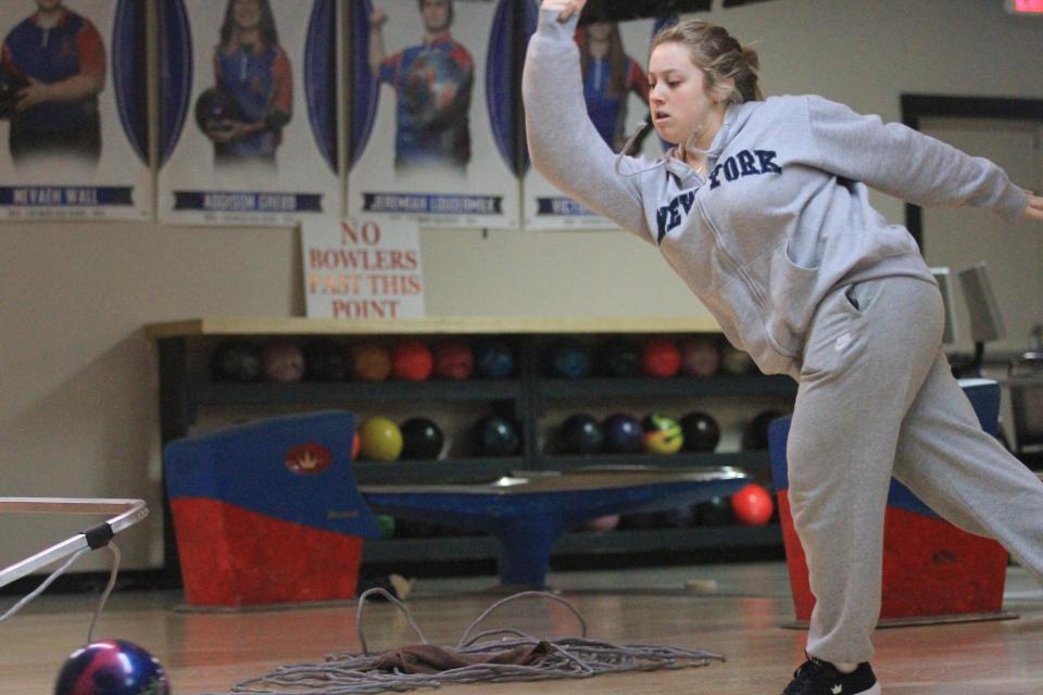 Lakewood's Savannah Zwayer practices for Saturday's Division II state tournament at Village Lanes on Tuesday, Feb. 27, 2024.