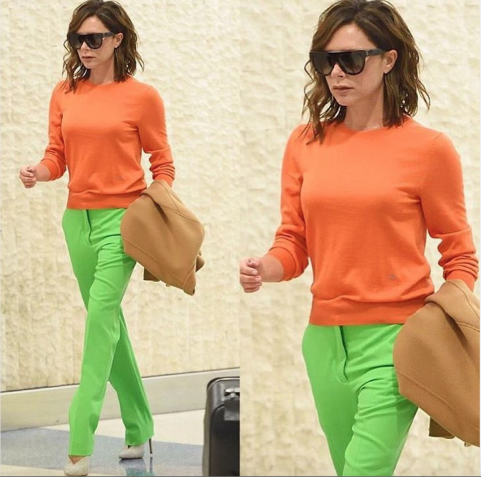 <p>Victoria Beckham macht in einer farbenfrohen Kombi Sommerlaune und beißt dafür auch gerne in den sauren Apfel. (Bild: Instagram/yahoostyleuk) </p>