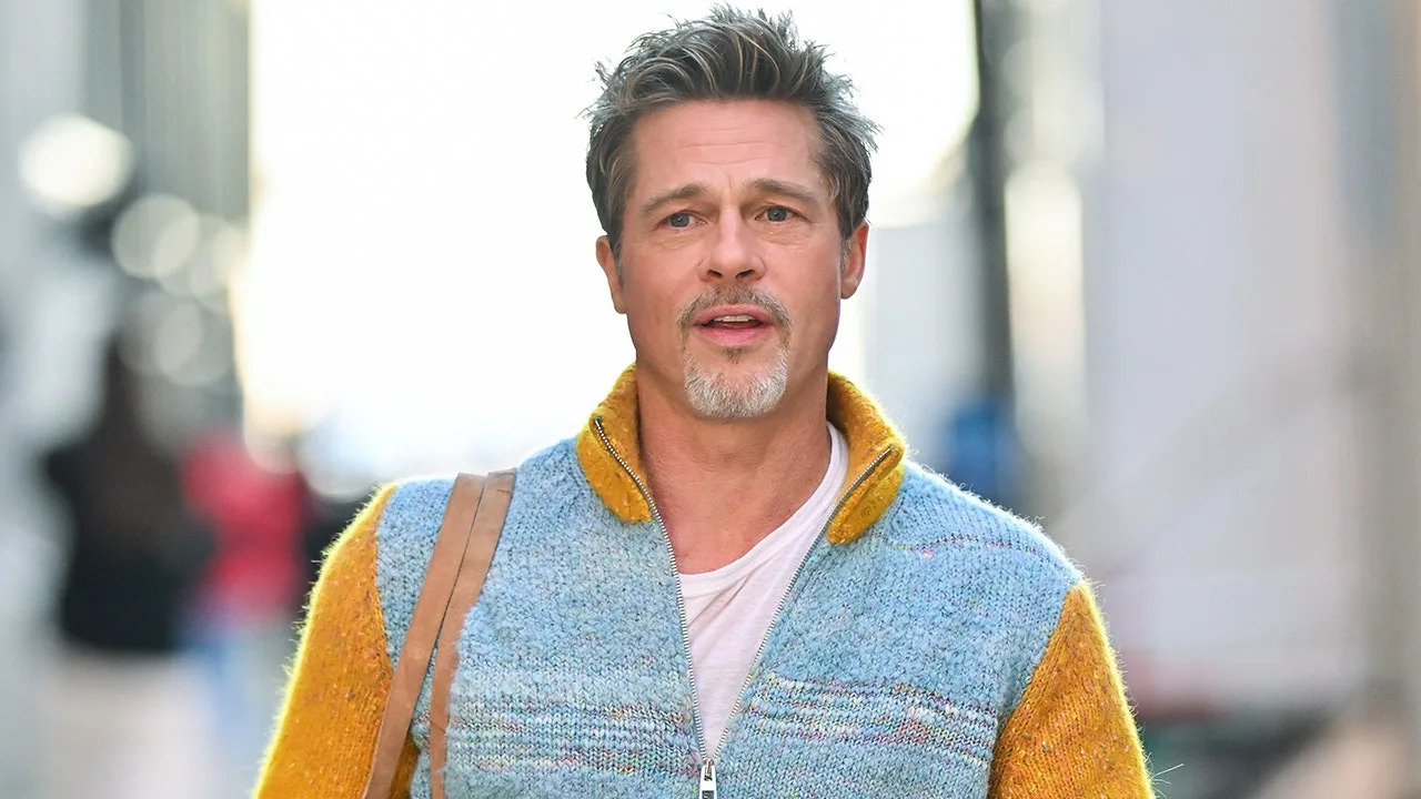 Brad Pitt walking in New York