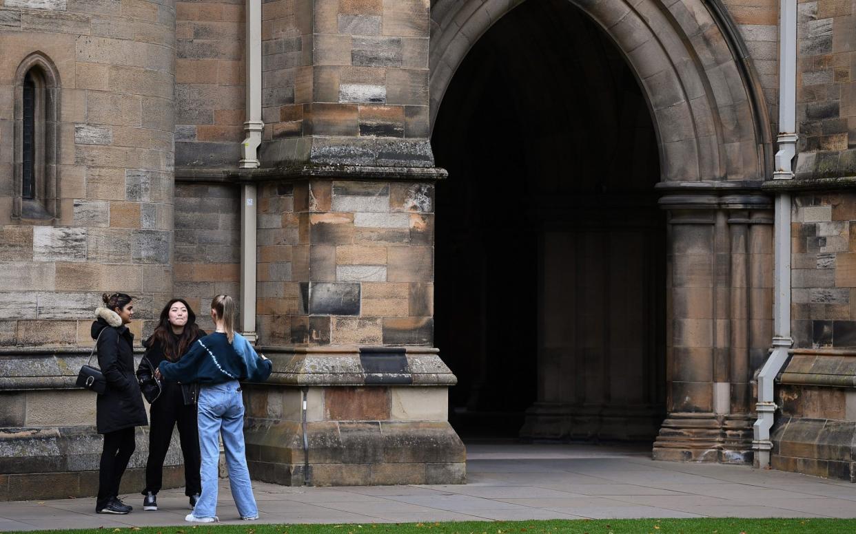 uni students - Jeff J Mitchell /Getty Images Europe 