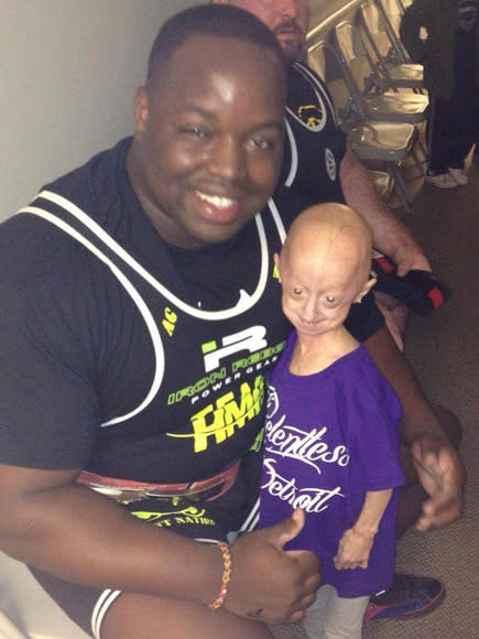 12-Year-Old with Rare Condition That Causes Rapid Aging Bonds With 334-Pound Weightlifter: 'She's Pulled Me Out of Rough Spots'| Real People Stories, The Daily Smile