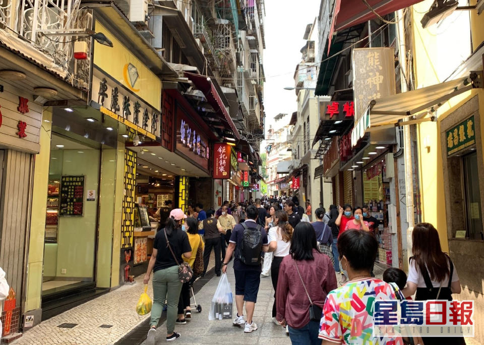 有內地旅客前往澳門的賭場賭博。網上圖片