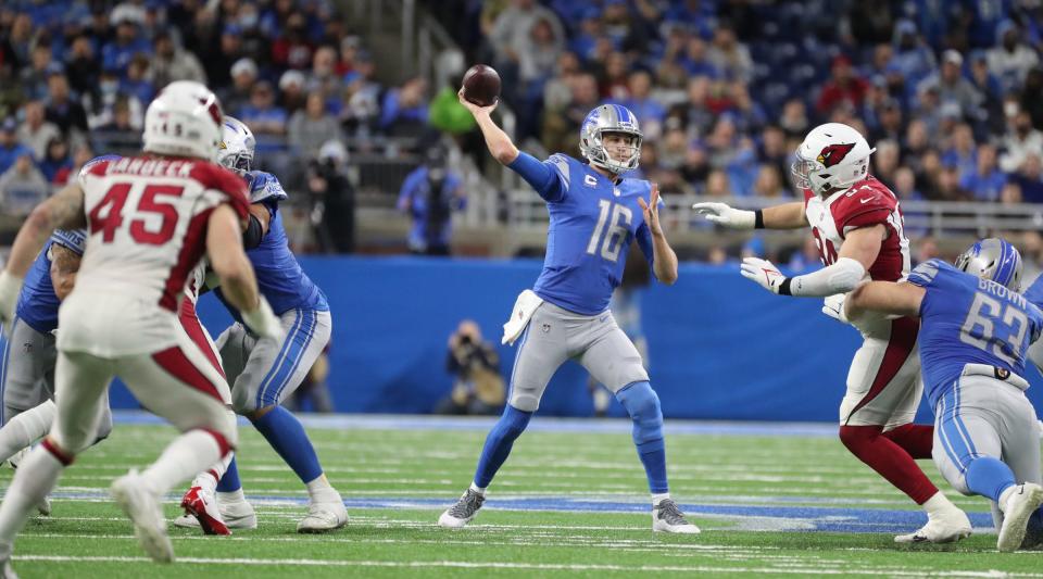 Detroit Lions quarterback Jared Goff (16) passes against the Arizona Cardinals during the first half on Sunday, Dec. 19, 2021, at Ford Field in Detroit.