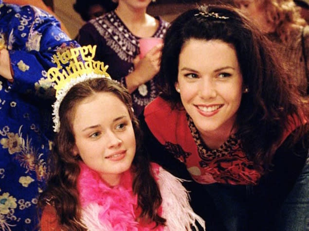 Lauren Graham’s nostalgic tweet to birthday girl Alexis Bledel is making our hearts explode