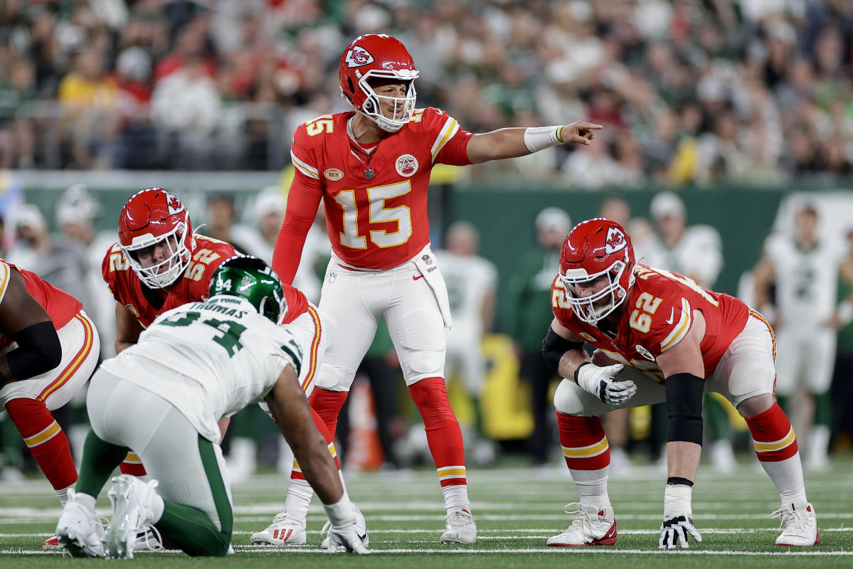 WATCH: Chiefs QB Patrick Mahomes hits Noah Gray for long TD vs. Jets