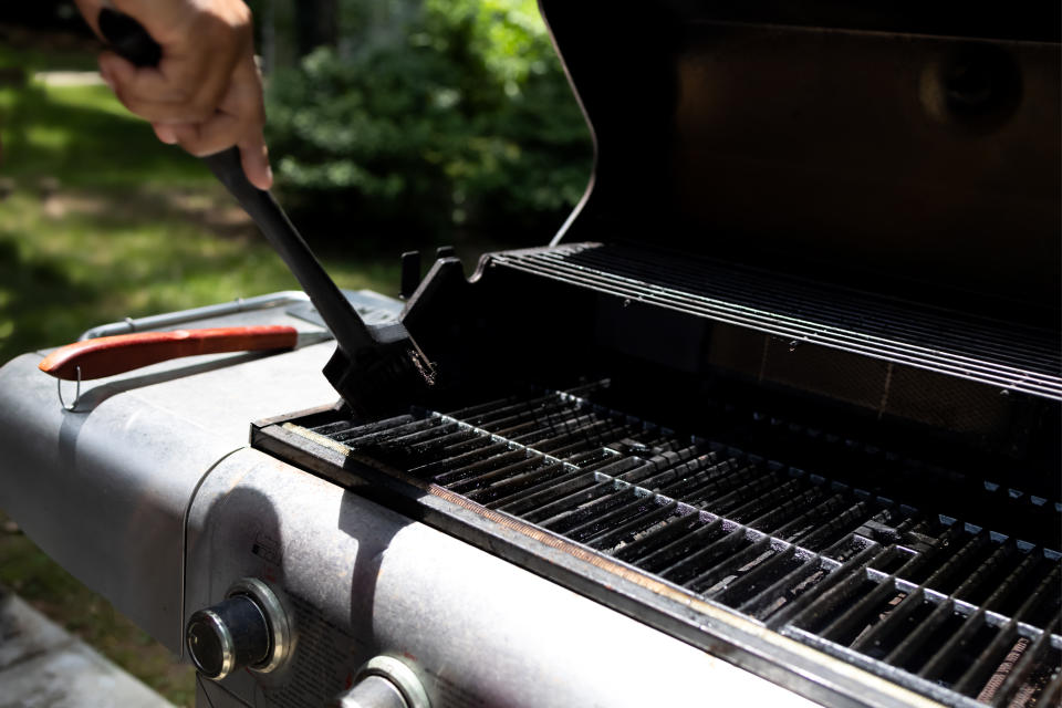 cleaning grill