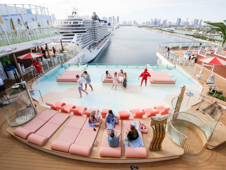 adult only infinity pool on Royal Caribbean's Icon of the Seas