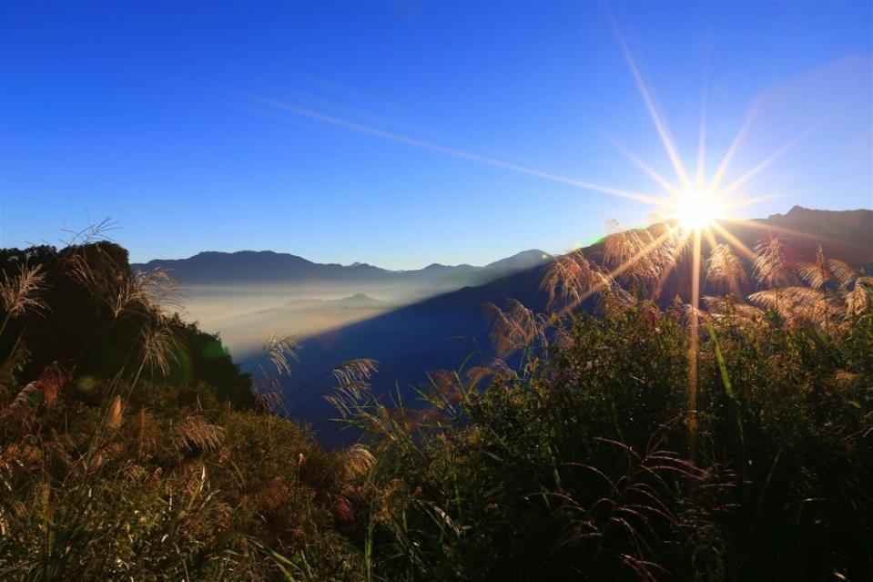 祝山觀日出 台灣山林悠遊網提供