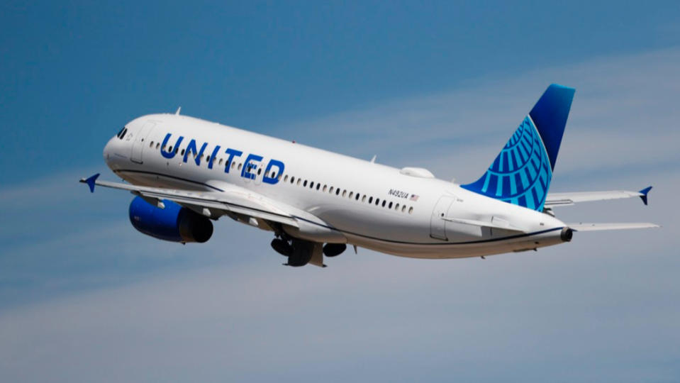 美國聯合航空一架客機昨天從康乃狄克州起飛後，機上傳出「異常噪音」緊急折返；圖為聯合航空班機資料照，非事發班機。美聯社
