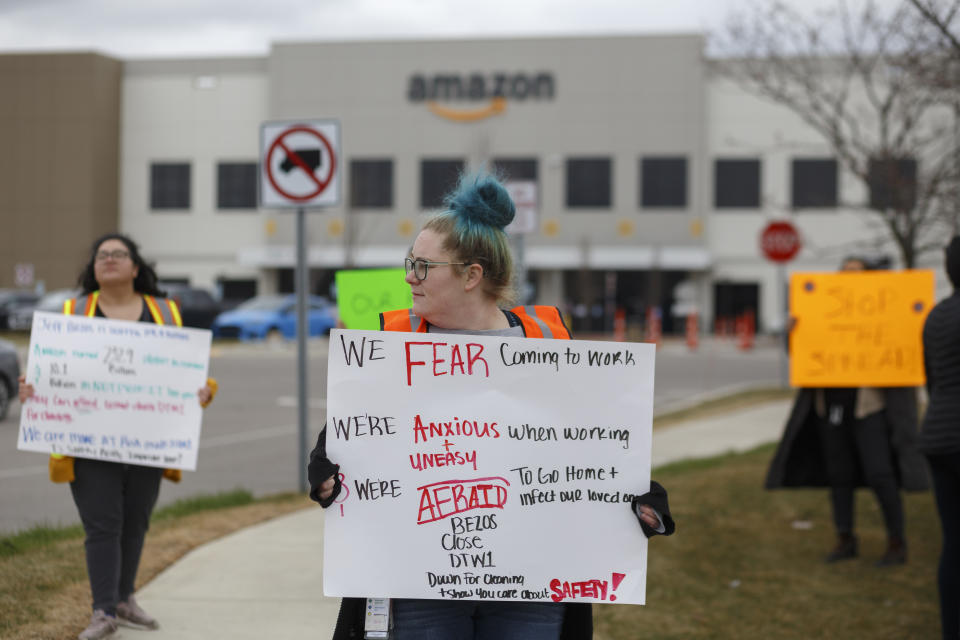 Jonathan Bailey, un empleado de almacén de Amazon, en Nueva York, el 31 de marzo de 2020. (Landon Speers/The New York Times)