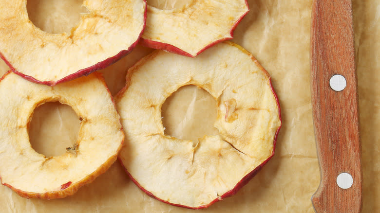 Apple chips and a knife