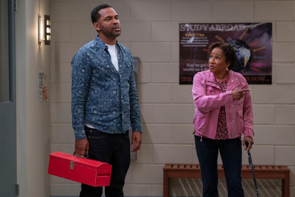 The Upshaws. (L to R) Mike Epps as Bennie, Wanda Sykes as Lucretia in episode 502 of The Upshaws.