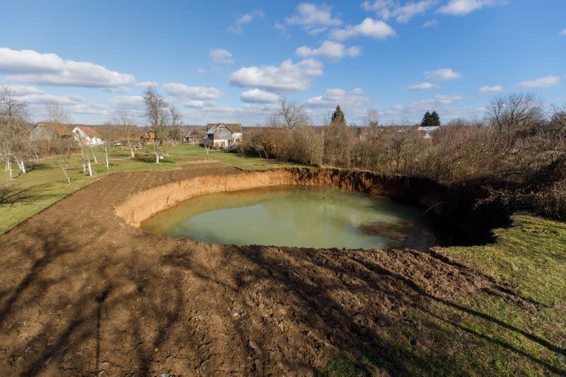 Huge sinkhole is seen in village Mecencani