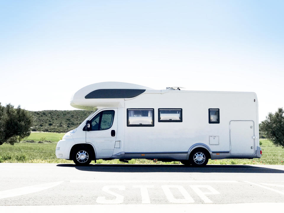 Per quanto riguarda il camper sharing, secondo i dati di Yescapa quasi la metà degli utenti italiani che hanno prenotato il camper ha viaggiato entro i confini nazionali: Toscana, Piemonte e Sardegna tra gli itinerari più ambiti, mentre un 19% si muove verso il Portogallo e un 18% preferisce la Spagna. (Getty)