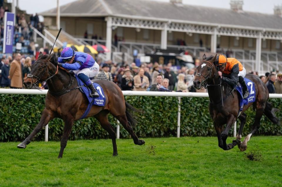 Awaal (orange silks) chased home Migration in the Lincoln last season