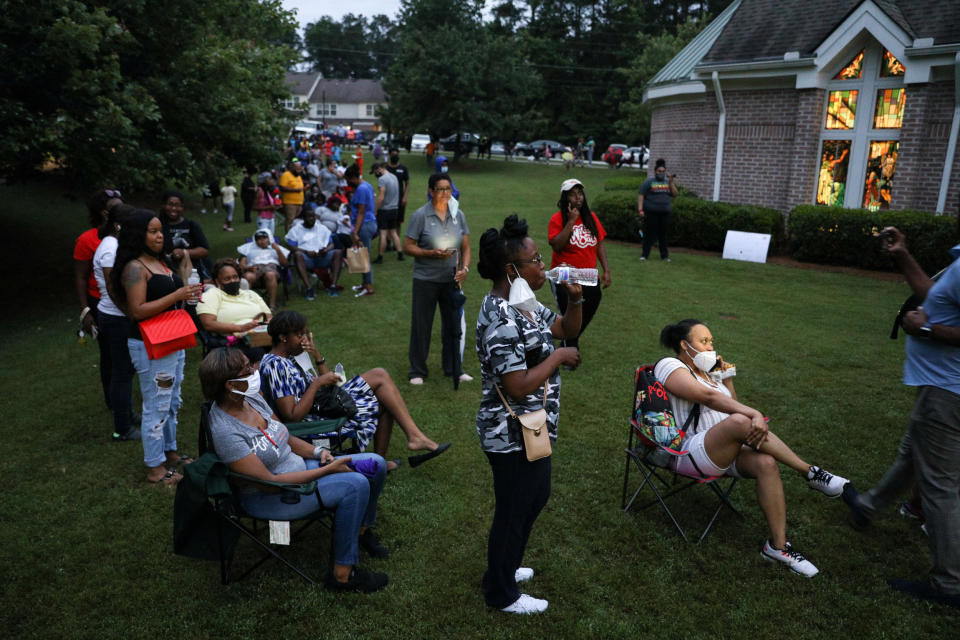 Image: Voters line up to cast their ballots in Atlanta (Dustin Chambers / Reuters file)