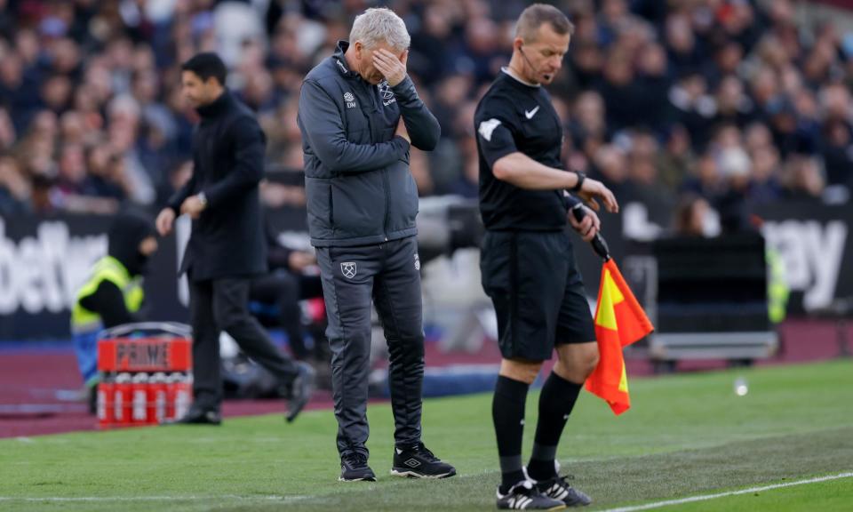 <span>David Moyes struggled to find words following <a class="link " href="https://sports.yahoo.com/soccer/teams/west-ham-united/" data-i13n="sec:content-canvas;subsec:anchor_text;elm:context_link" data-ylk="slk:West Ham;sec:content-canvas;subsec:anchor_text;elm:context_link;itc:0">West Ham</a>’s heavy home defeat to Arsenal.</span><span>Photograph: The Guardian</span>