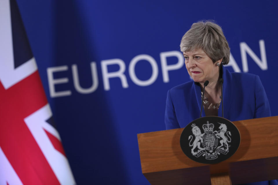 La primera ministra de Gran Bretaña, Theresa May, interviene en una conferencia de prensa al final de una cumbre de la Unión Europea en Bruselas, el 11 de abril de 2019. (AP Foto/Francisco Seco)