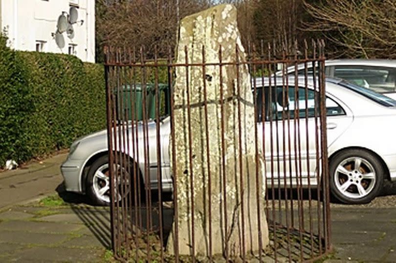 Ravenswood Avenue Stone