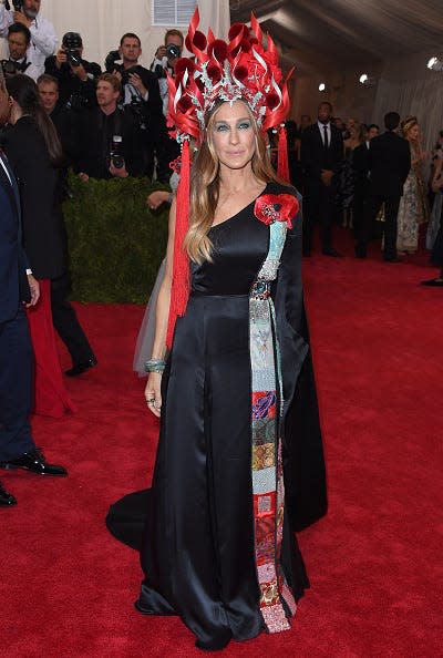 Sarah Jessica Parker attends the 2015 'China: Through The Looking Glass' Costume Institute Benefit Met Gala.