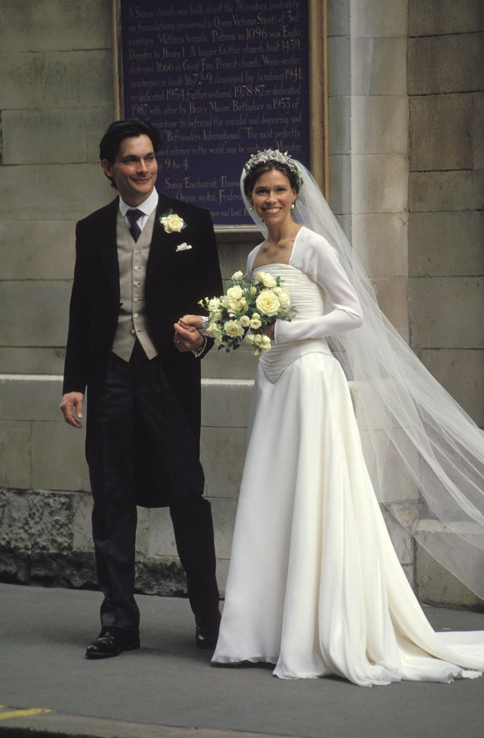 royal wedding dresses - Sarah Armstrong-Jones